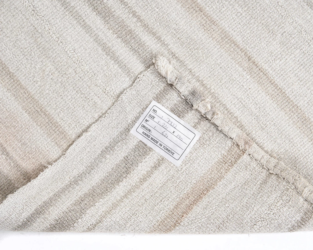 White Kilim Rug 6' 3" x 7' 3" | No. VR93685
