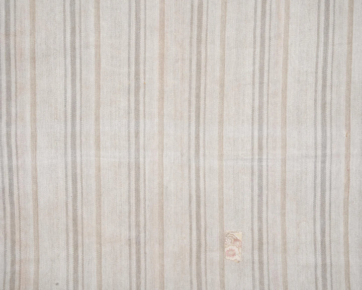 White Kilim Rug 6' 3" x 7' 3" | No. VR93685