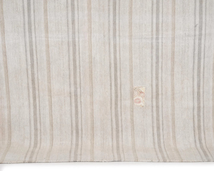 White Kilim Rug 6' 3" x 7' 3" | No. VR93685