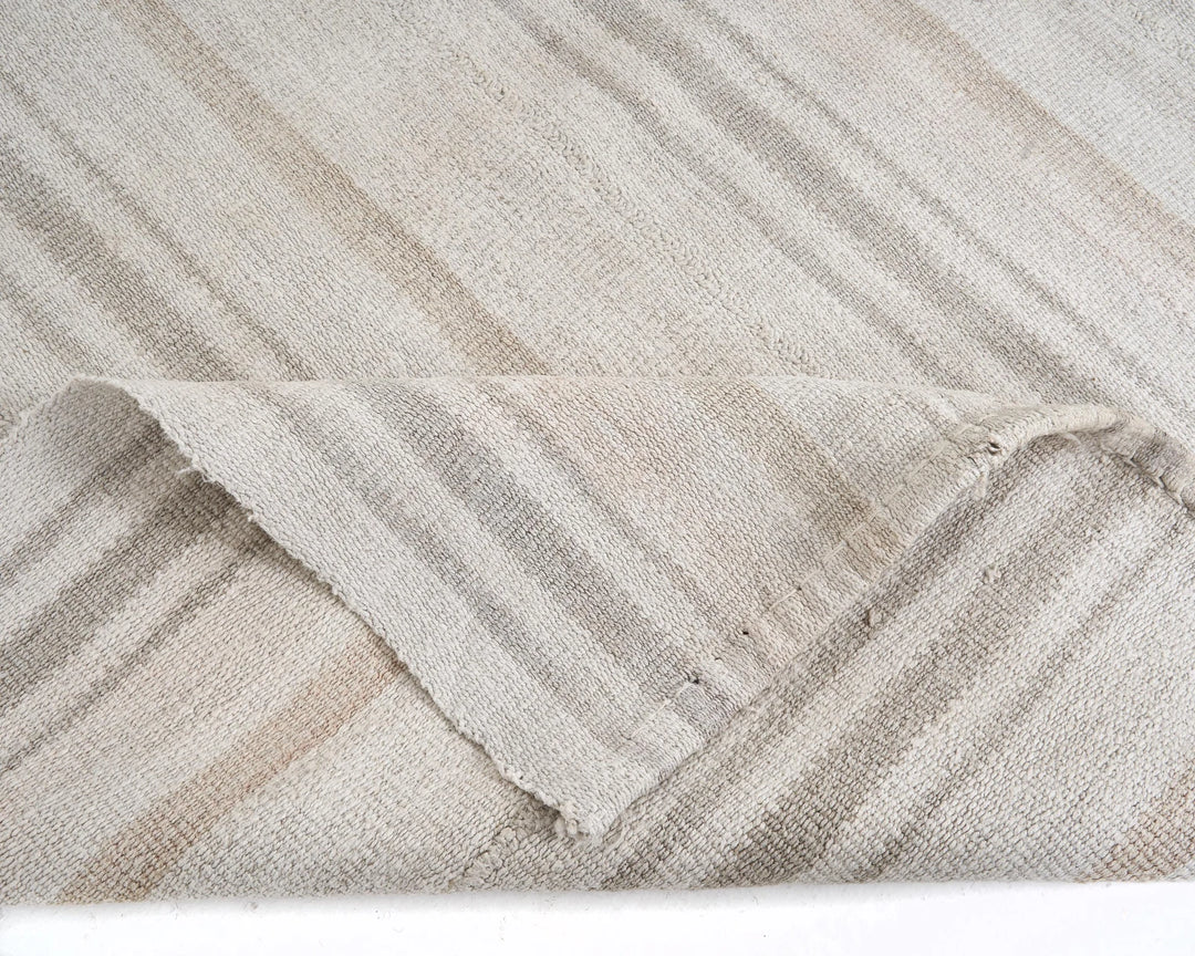 White Kilim Rug 6' 3" x 7' 3" | No. VR93685