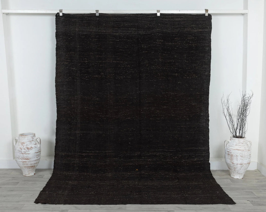 Brown Kilim Rug 6' 7" x 9' 2" | No. VR93904