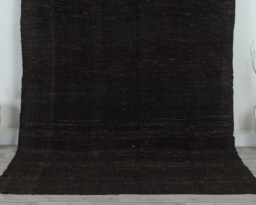 Brown Kilim Rug 6' 7" x 9' 2" | No. VR93904