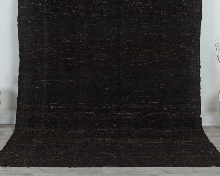 Brown Kilim Rug 6' 7" x 9' 2" | No. VR93904