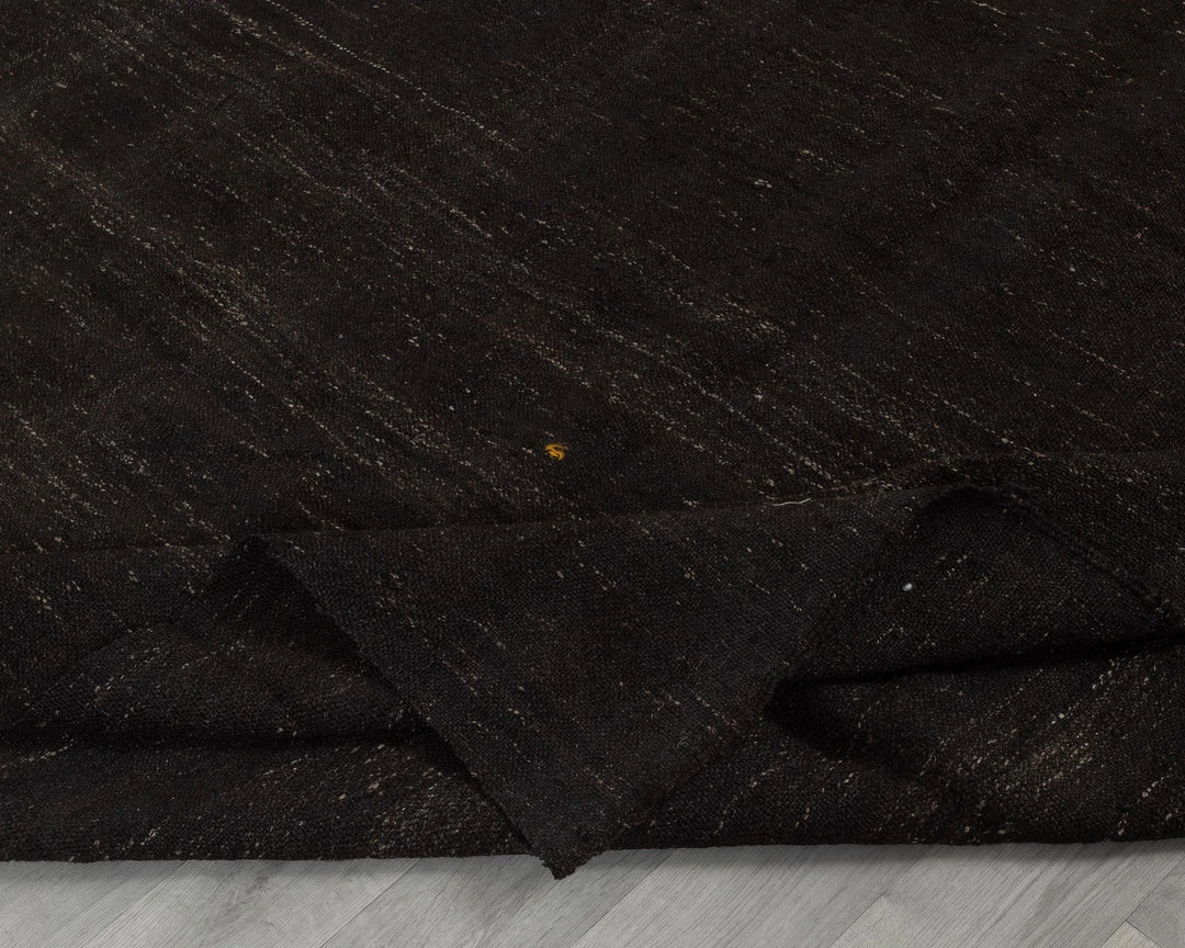 Brown Kilim Rug 6' 7" x 9' 2" | No. VR93904