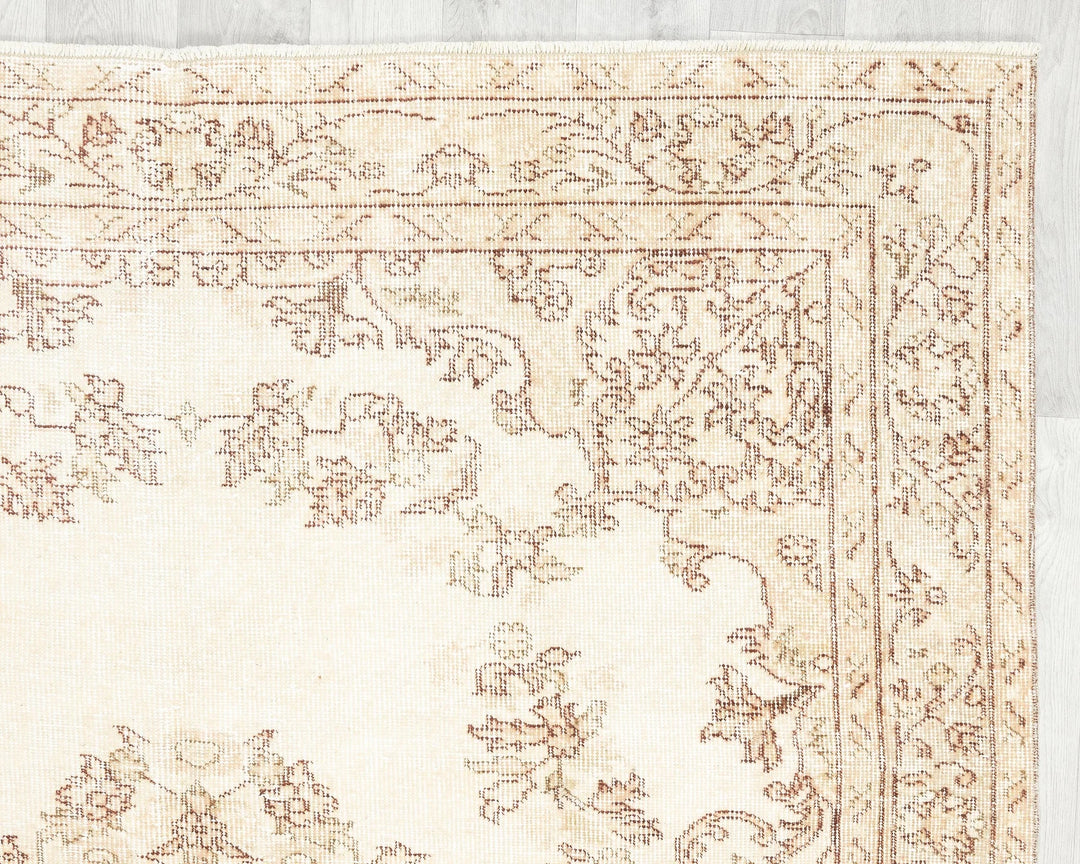 Beige Turkish Oushak Rug 5' 4" x 8' 10" Hand-Knotted | No. VR94020