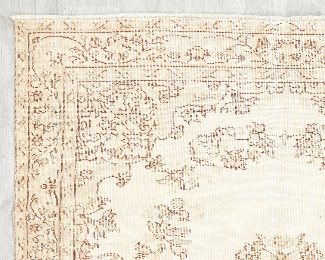 Beige Turkish Oushak Rug 5' 4" x 8' 10" Hand-Knotted | No. VR94020