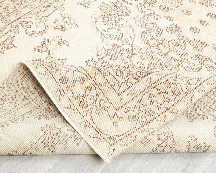 Beige Turkish Oushak Rug 5' 4" x 8' 10" Hand-Knotted | No. VR94020