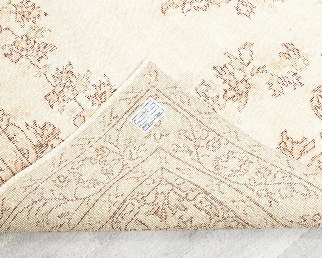 Beige Turkish Oushak Rug 5' 4" x 8' 10" Hand-Knotted | No. VR94020