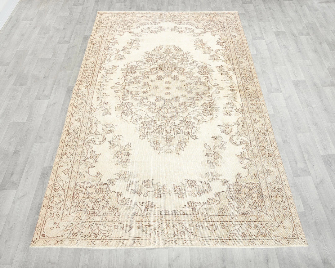 Beige Turkish Oushak Rug 5' 4" x 8' 10" Hand-Knotted | No. VR94020
