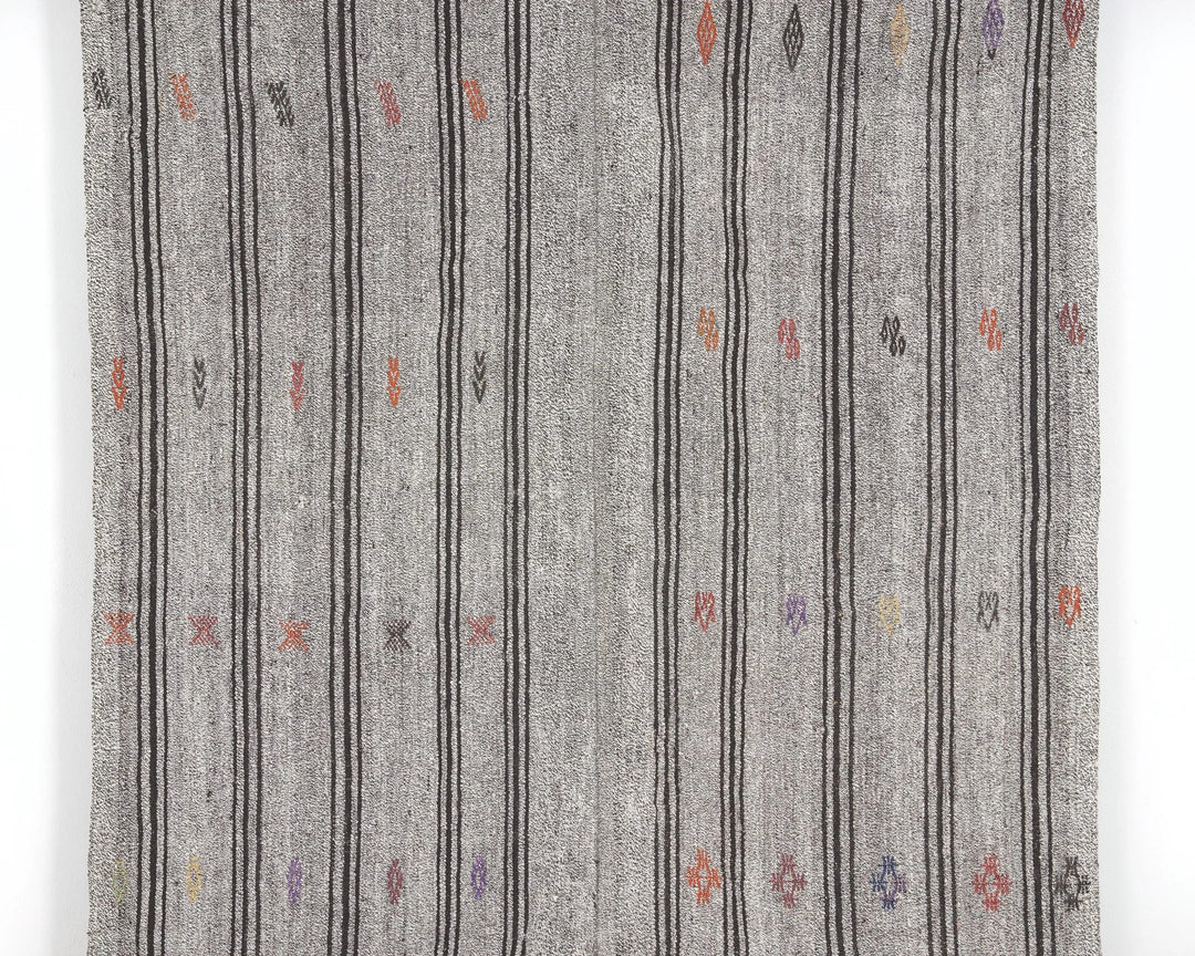 Gray Turkish Kilim Rug 5' 7" x 7' 5" Flat-Weave | No. VR94578