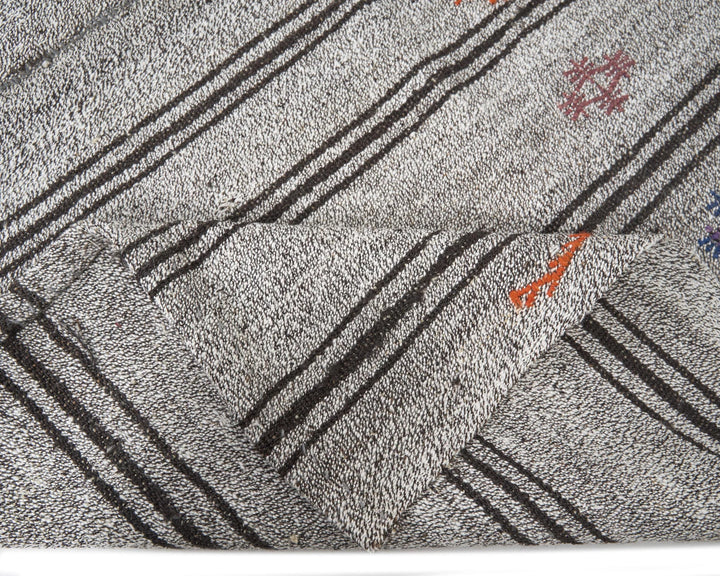 Gray Turkish Kilim Rug 5' 7" x 7' 5" Flat-Weave | No. VR94578