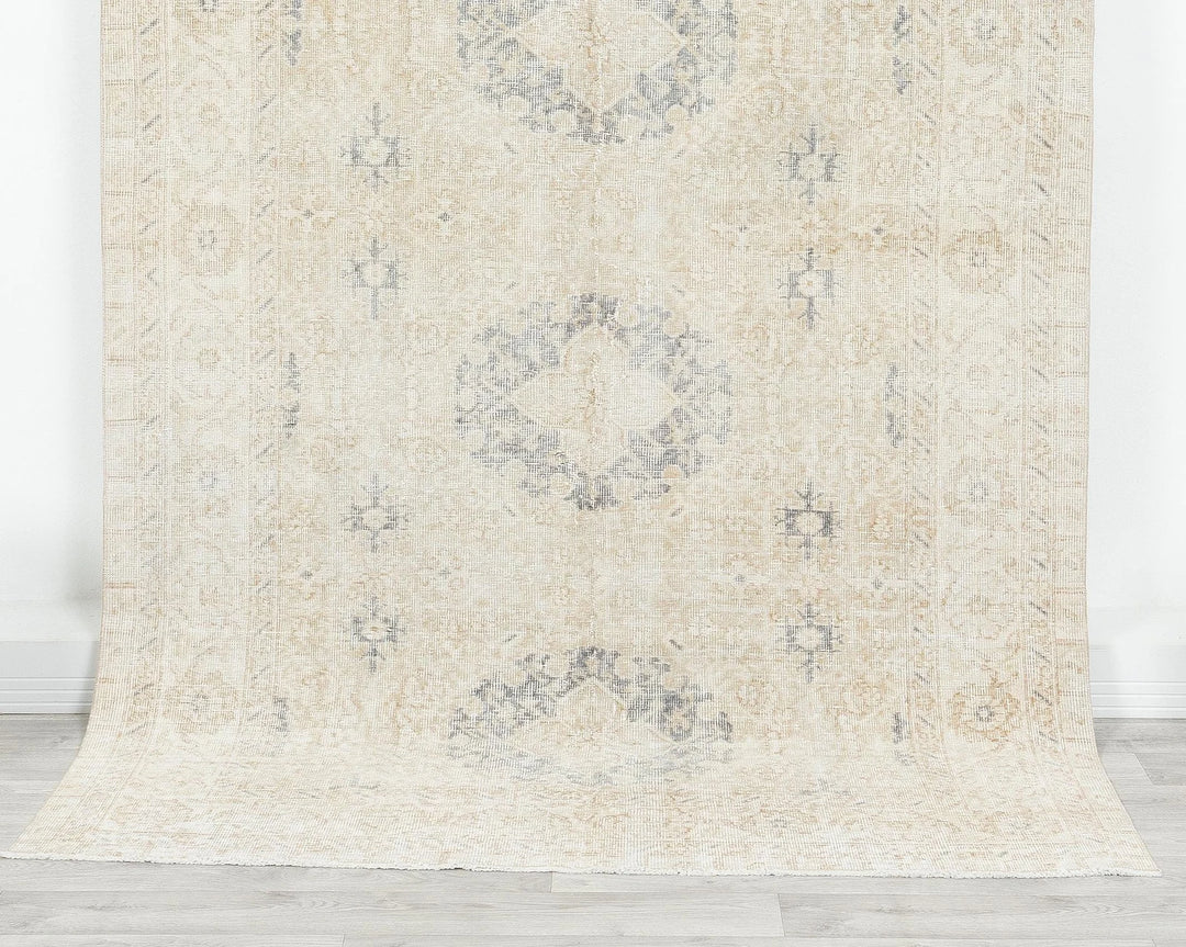 Beige Turkish Oushak Rug 4' 11" x 8' 2" Hand-Knotted | No. VR94806