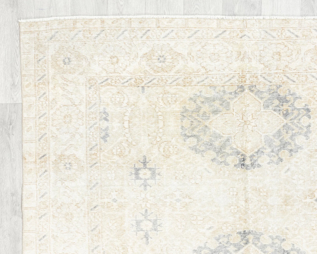 Beige Turkish Oushak Rug 4' 11" x 8' 2" Hand-Knotted | No. VR94806