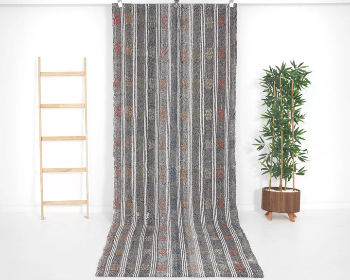 Gray Turkish Kilim Rug 3'8" x 9'11" Flat-Weave | No. VR95001