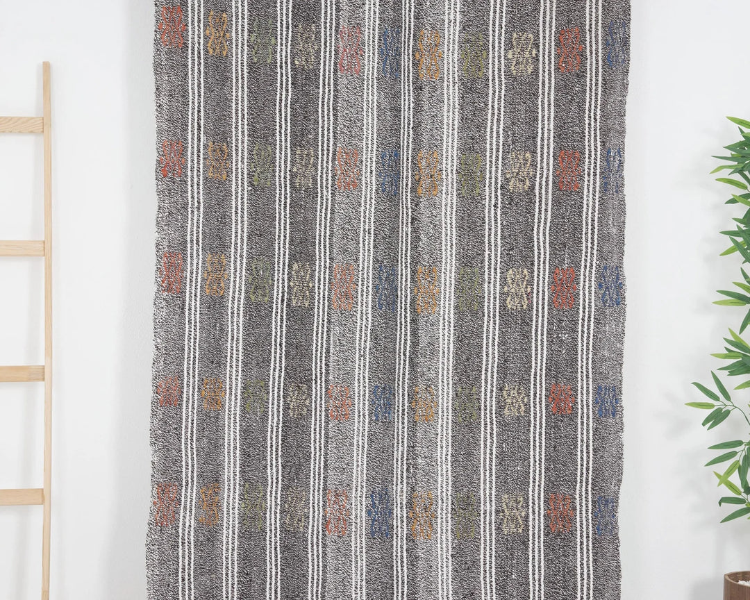 Gray Turkish Kilim Rug 3'8" x 9'11" Flat-Weave | No. VR95001
