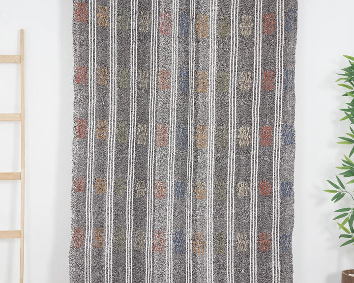 Gray Turkish Kilim Rug 3'8" x 9'11" Flat-Weave | No. VR95001