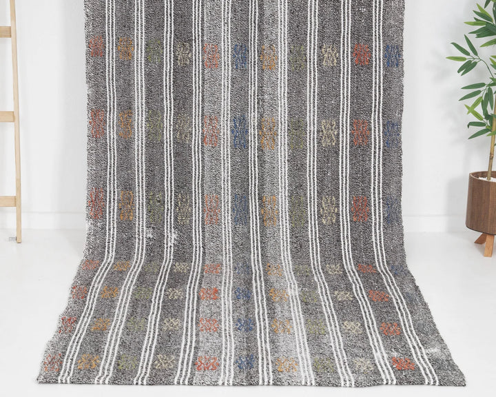 Gray Turkish Kilim Rug 3'8" x 9'11" Flat-Weave | No. VR95001
