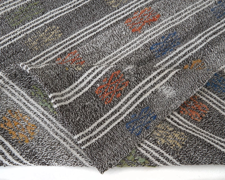 Gray Turkish Kilim Rug 3'8" x 9'11" Flat-Weave | No. VR95001