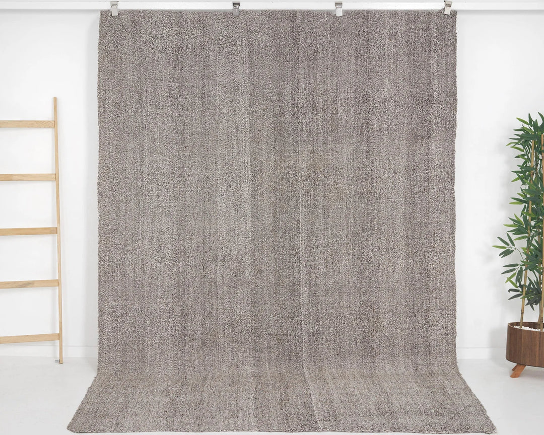 Gray Kilim Rug 6' 7" x 9' | No. VR95060