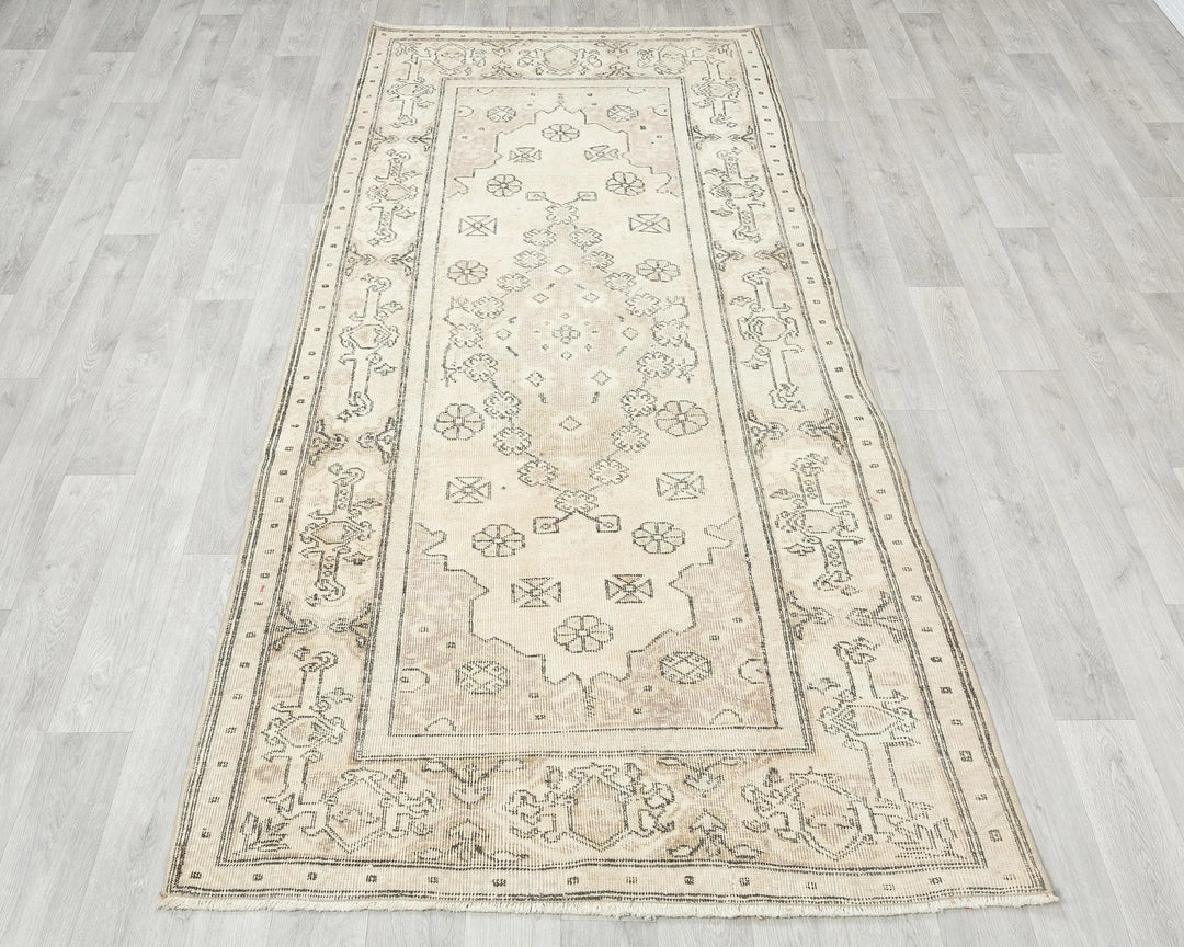 Multicolor Turkish Oushak Rug 7' 10" x 3' 8" Hand-Knotted | No. VR95064