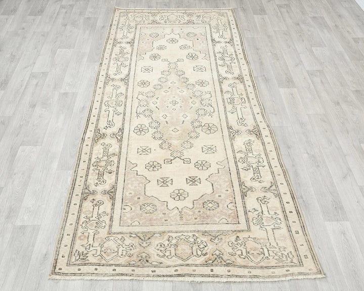 Multicolor Turkish Oushak Rug 7' 10" x 3' 8" Hand-Knotted | No. VR95064