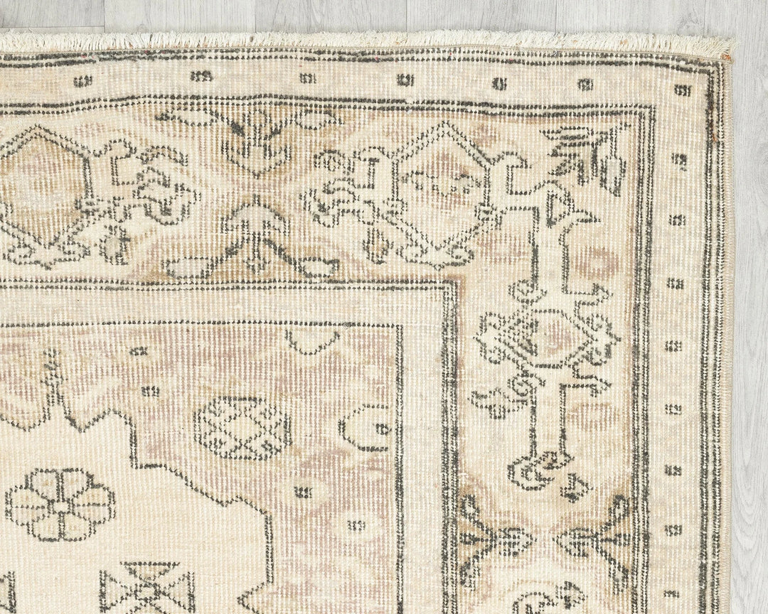 Multicolor Turkish Oushak Rug 7' 10" x 3' 8" Hand-Knotted | No. VR95064