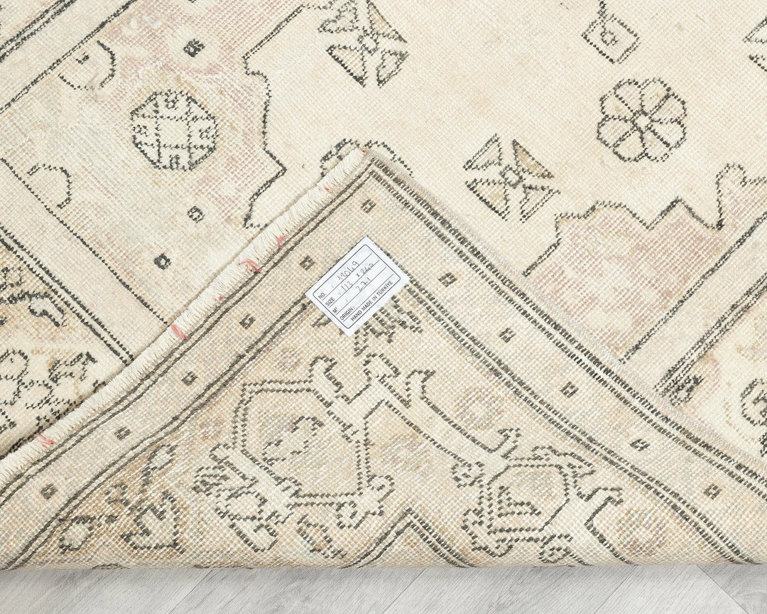 Multicolor Turkish Oushak Rug 7' 10" x 3' 8" Hand-Knotted | No. VR95064