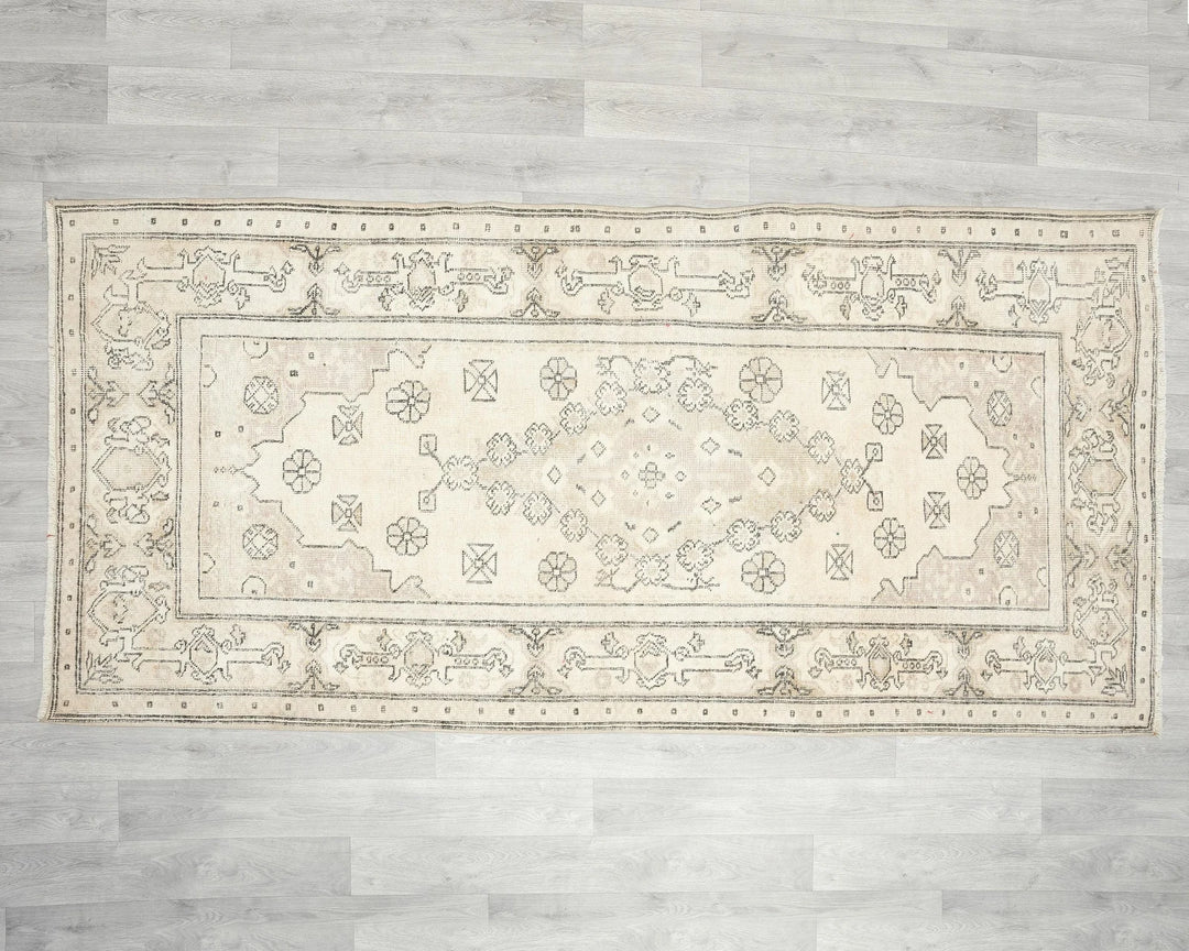 Multicolor Turkish Oushak Rug 7' 10" x 3' 8" Hand-Knotted | No. VR95064