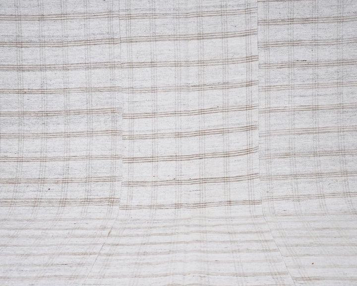 White Kilim Rug 6' x 9' | No. VR95986