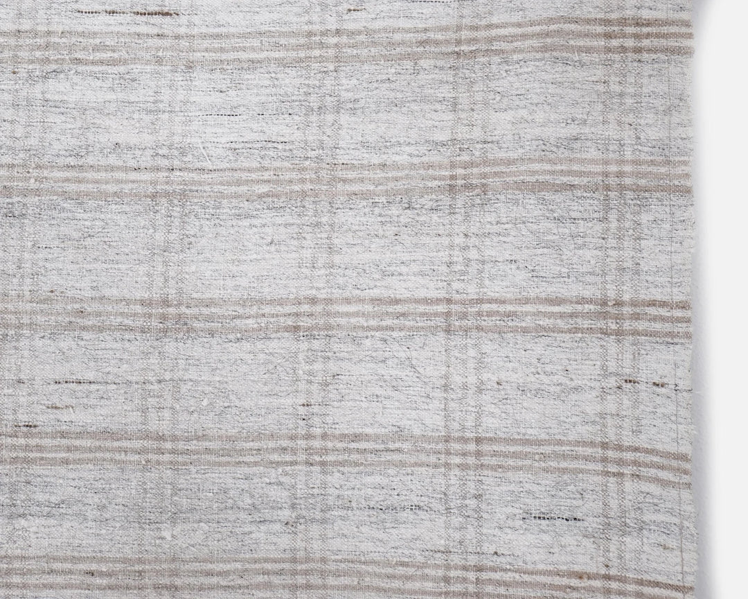 White Kilim Rug 6' x 9' | No. VR95986