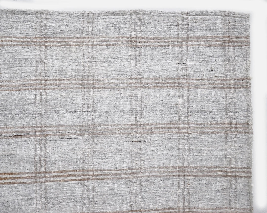 White Kilim Rug 6' x 9' | No. VR95986