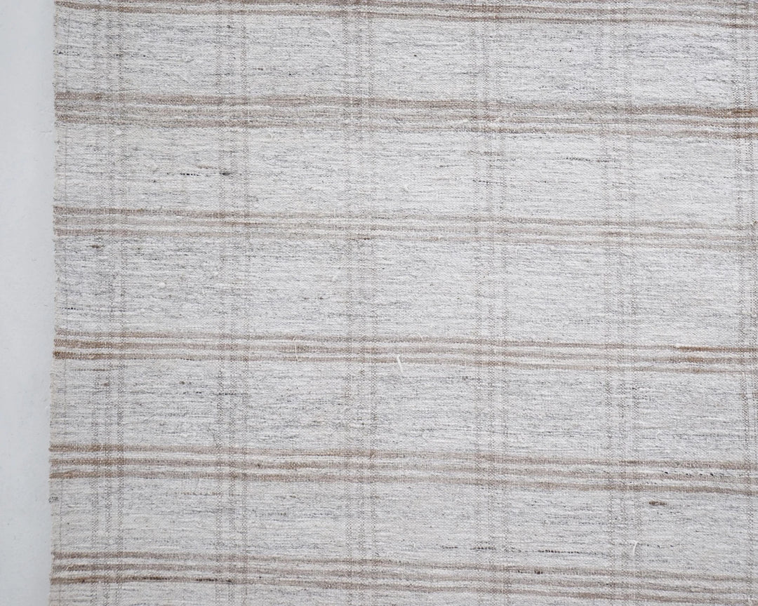 White Kilim Rug 6' x 9' | No. VR95986