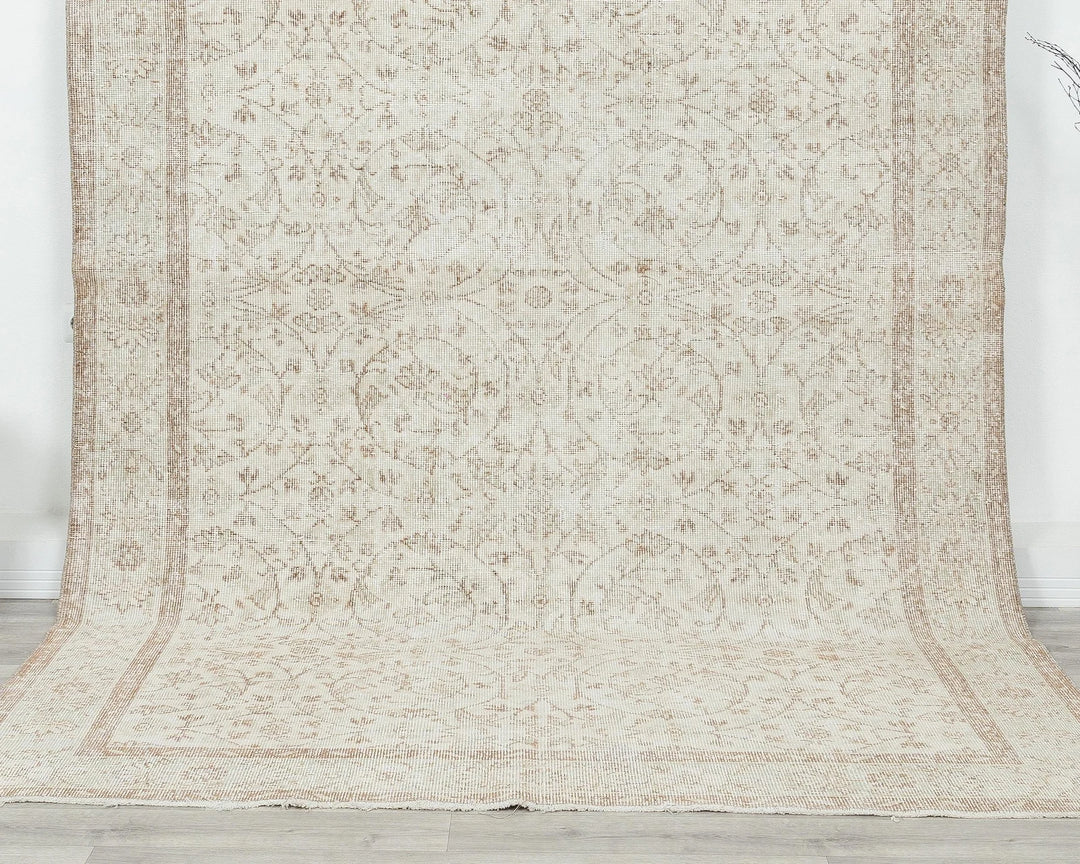 Beige Turkish Oushak Rug 6'1" x 9'7" Hand-Knotted | No. VR96176