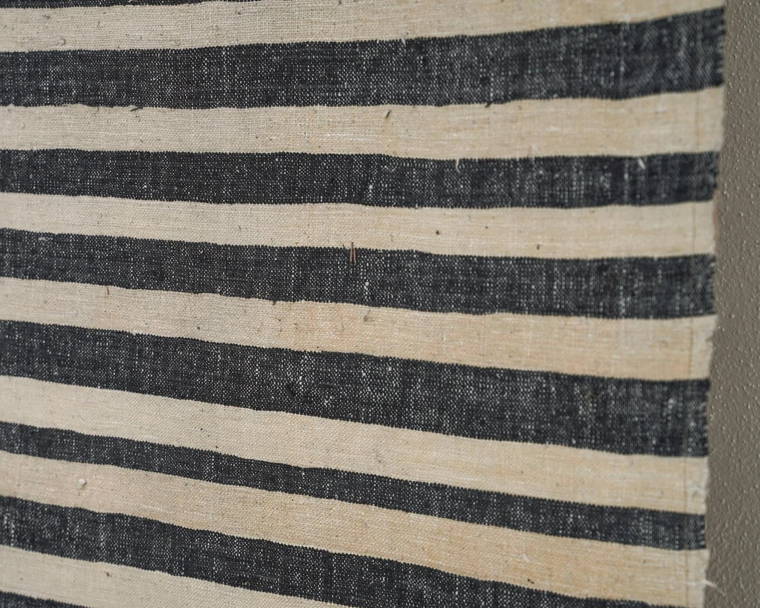 Kilim Rug 5' 5" x 8' 11" | No. VR96199