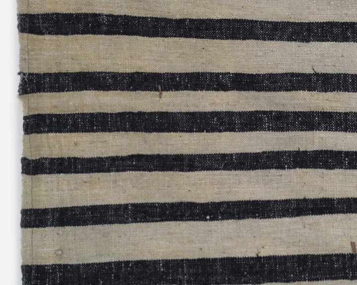 Kilim Rug 5' 5" x 8' 11" | No. VR96199