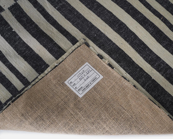 Kilim Rug 5' 5" x 8' 11" | No. VR96199
