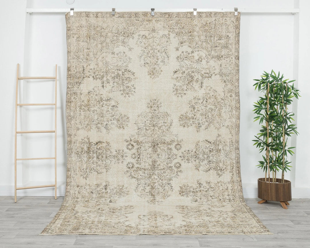 Beige Turkish Oushak Rug 6' 4" x 9' 8" Hand-Knotted | No. VR96429