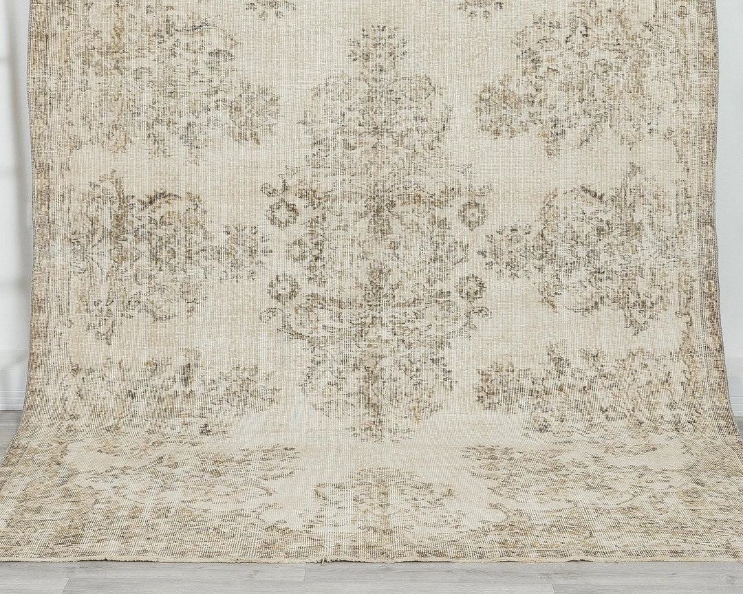 Beige Turkish Oushak Rug 6' 4" x 9' 8" Hand-Knotted | No. VR96429