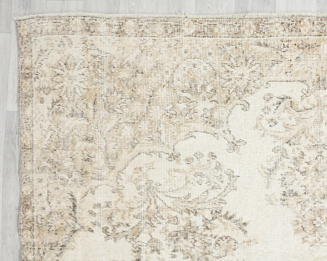 Beige Turkish Oushak Rug 6' 4" x 9' 8" Hand-Knotted | No. VR96429