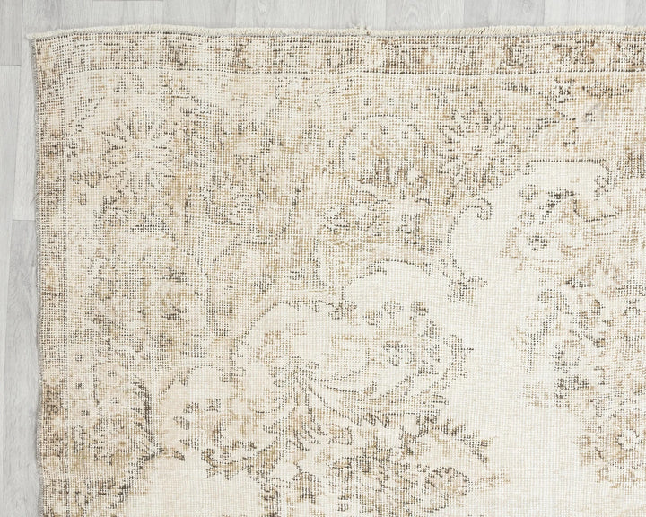 Beige Turkish Oushak Rug 6' 4" x 9' 8" Hand-Knotted | No. VR96429