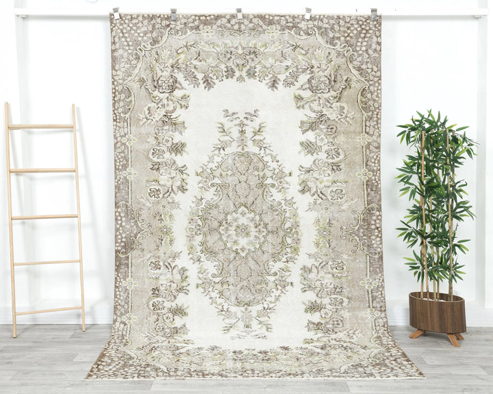 Multicolor Turkish Oushak Rug 9' 1" x 5' 10" Hand-Knotted | No. VR96448