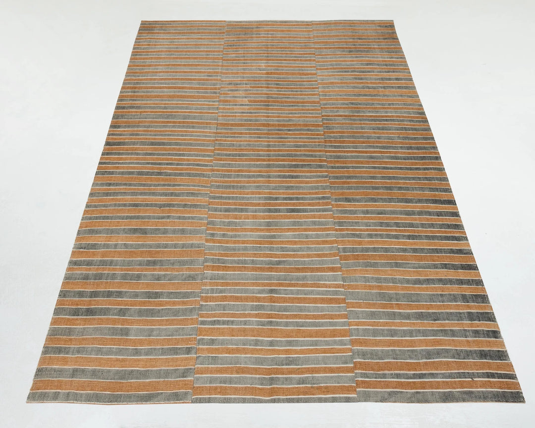 Faded Kilim Rug 5' 4" x 7' 10" | No. VR96842