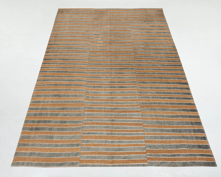 Faded Kilim Rug 5' 4" x 7' 10" | No. VR96842