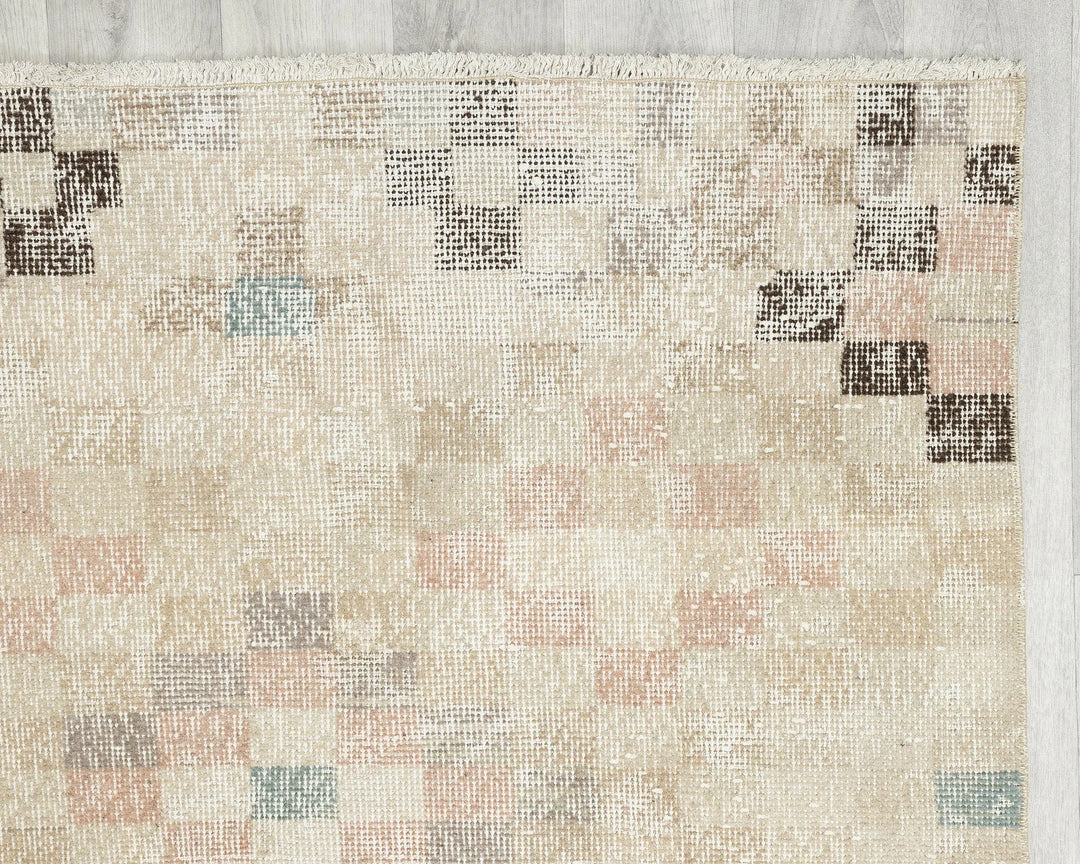 Neutral Oushak Rug 3' 9" x 7' 9" | No. VR96857