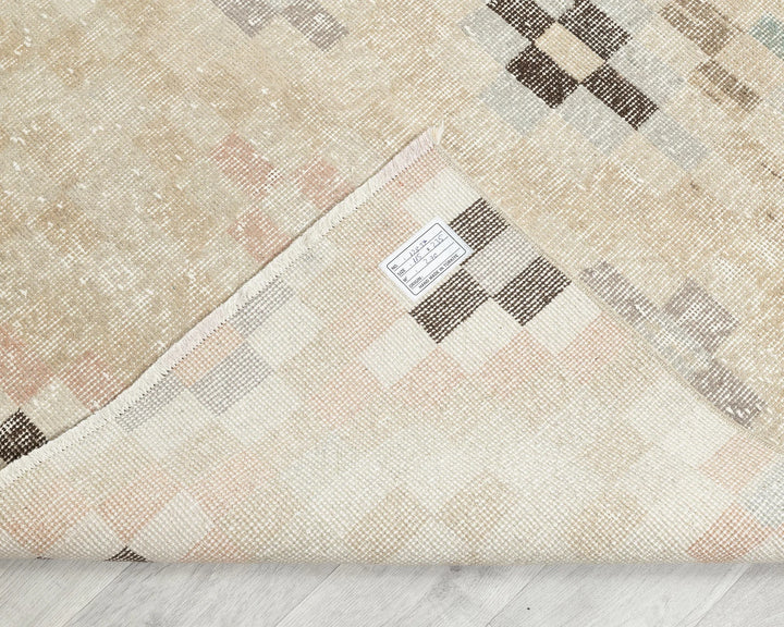 Neutral Oushak Rug 3' 9" x 7' 9" | No. VR96857