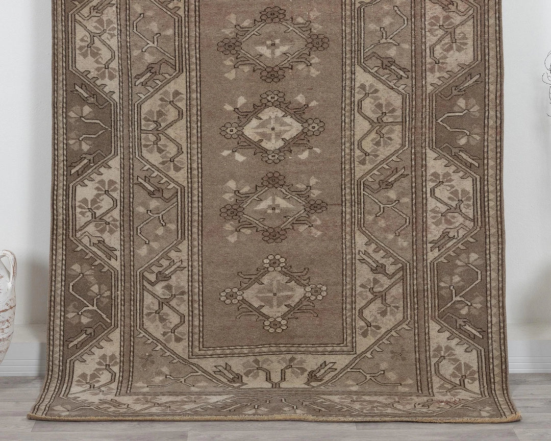 Beige Turkish Oushak Rug 5' 1" x 7' 9" Hand-Knotted | No. VR97075