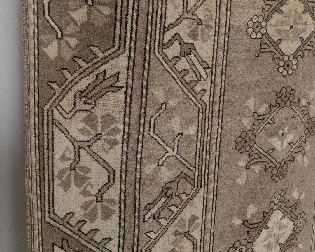 Beige Turkish Oushak Rug 5' 1" x 7' 9" Hand-Knotted | No. VR97075