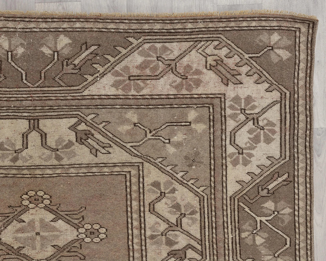 Beige Turkish Oushak Rug 5' 1" x 7' 9" Hand-Knotted | No. VR97075