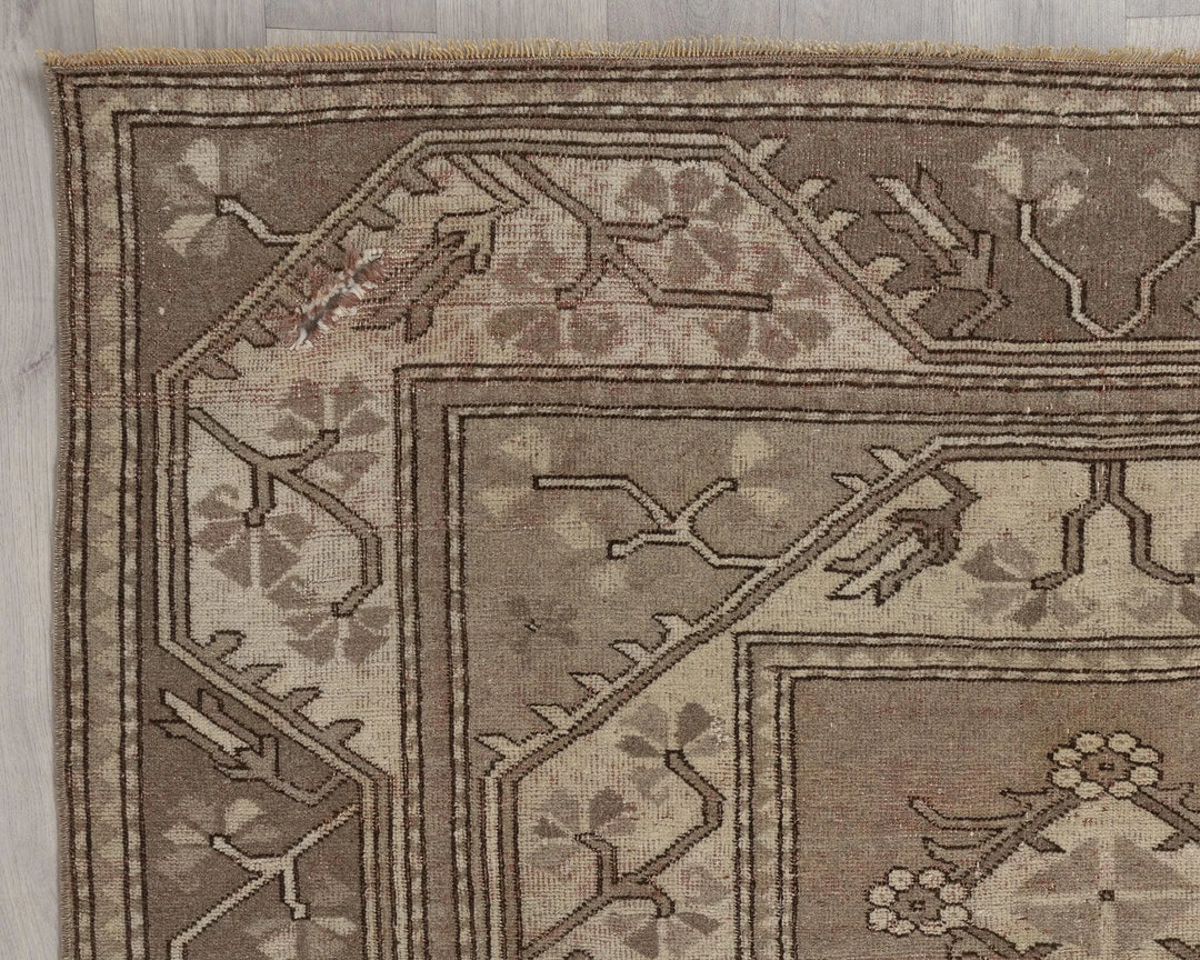 Beige Turkish Oushak Rug 5' 1" x 7' 9" Hand-Knotted | No. VR97075