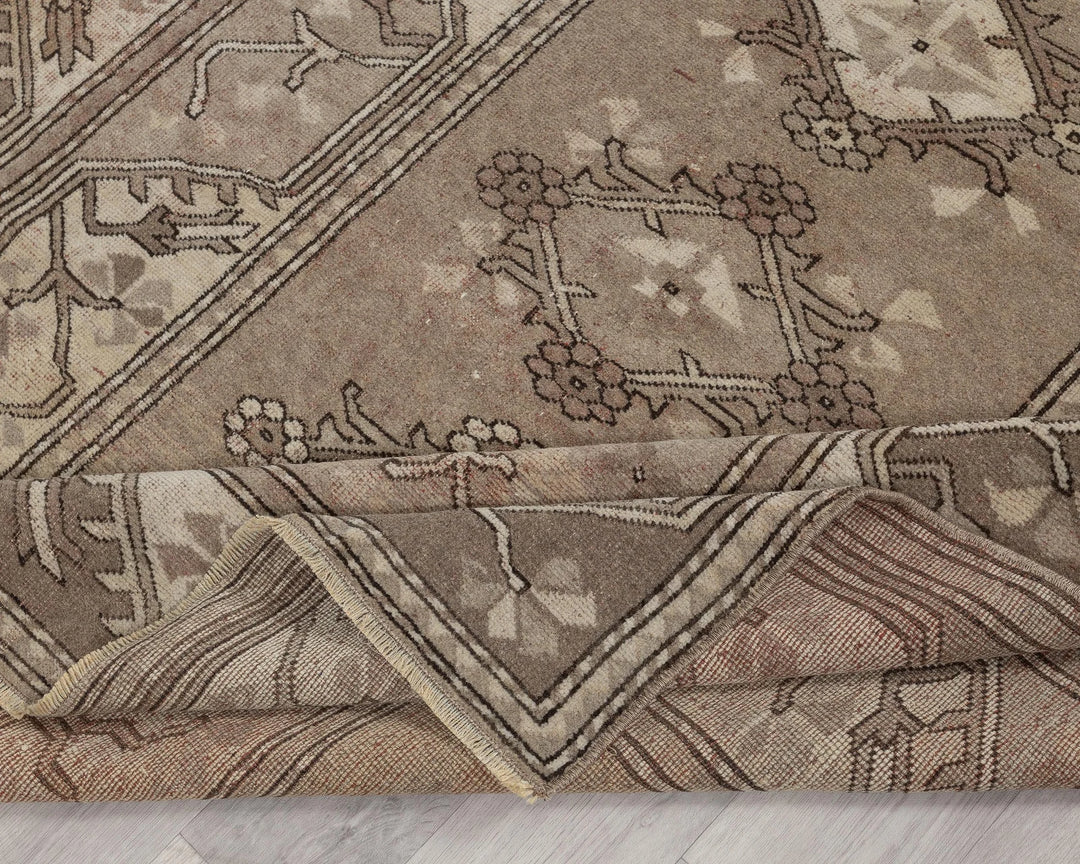 Beige Turkish Oushak Rug 5' 1" x 7' 9" Hand-Knotted | No. VR97075